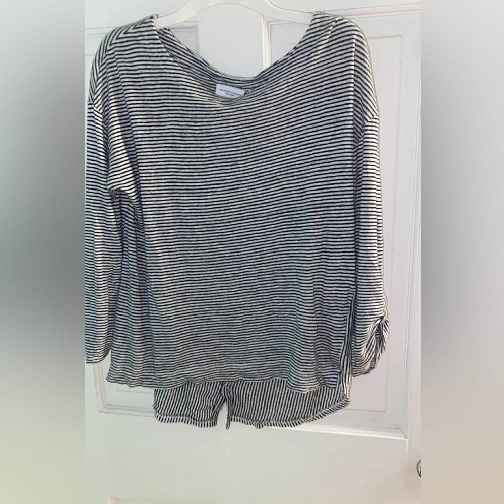 Adrienne Vittadini Top Long Sleeve T-Shirt Blue White Stripe